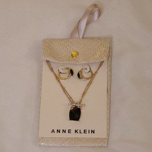 Earring and Necklace set w/ rhinestone and black stone detail